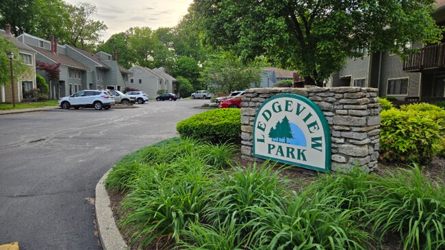 Foto del edificio - 604 Ledgeview Park Dr
