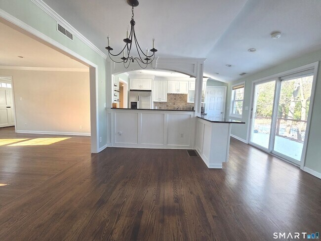 Foto del edificio - 51 Glendale Rd