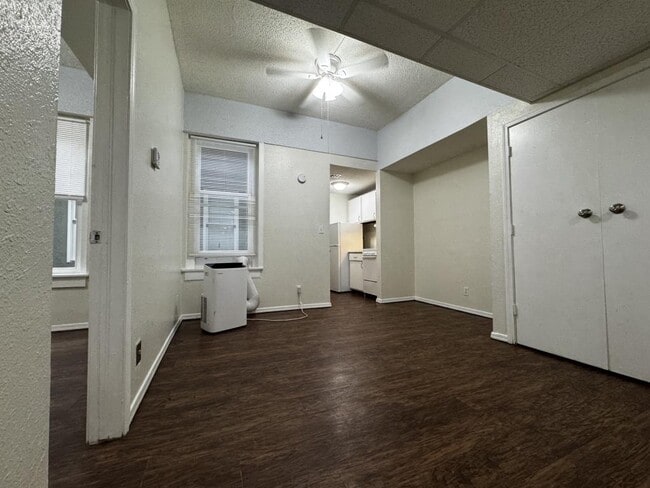 Foto del edificio - 103 E Central Ave