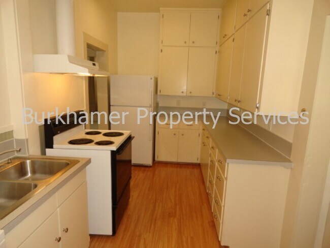 Foto del edificio - 717 N Broadway St