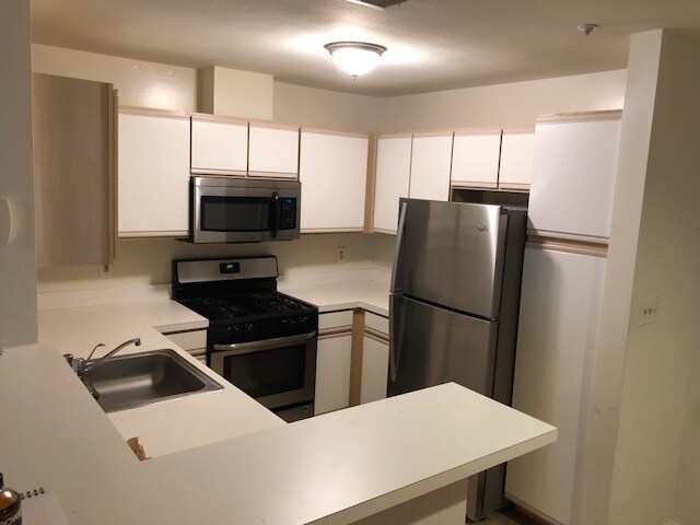 Building Photo - 3107 River Bend Ct