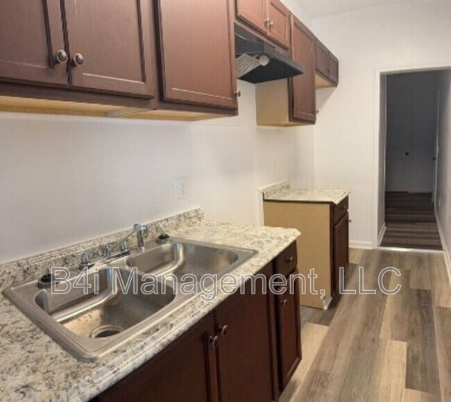 Foto del edificio - 422 Lakeview St