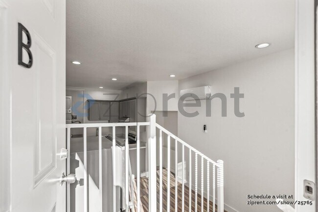 Building Photo - 10806 Hubbard Way