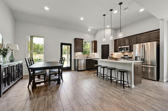 Foto del edificio - 120 Wooden Lodge Dr