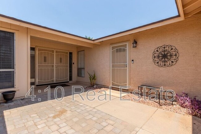 Building Photo - 26002 S La Cite Dr