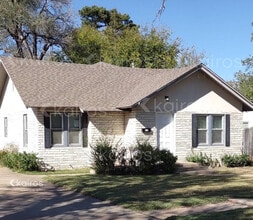 Building Photo - 411 Sunset Terrace