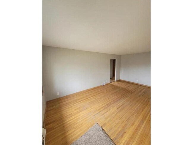 Foto del edificio - 706 Robinwood Ln