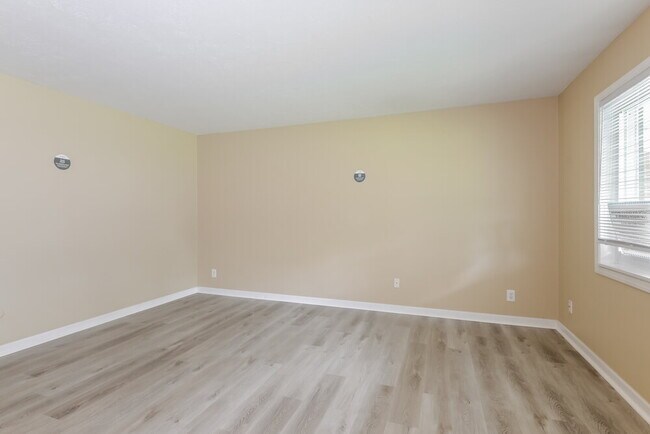 Building Photo - 1238 Brandt Dr