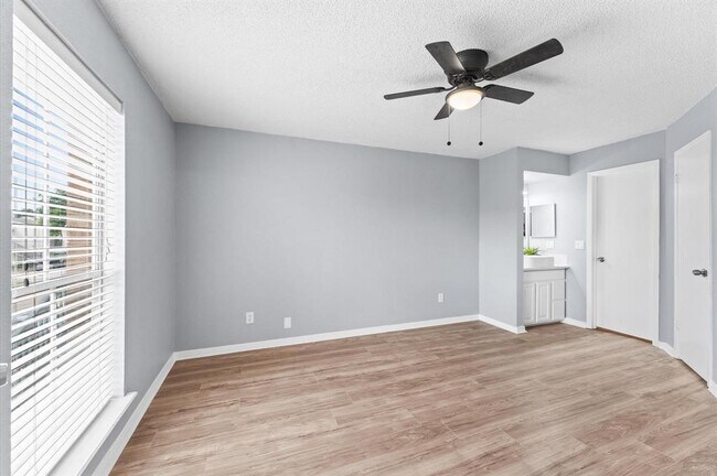 Building Photo - 250 El Dorado Blvd