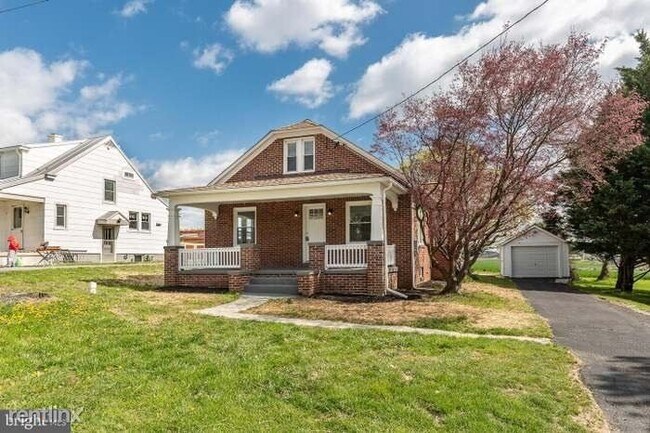 Building Photo - 3 br, 1.5 bath House - 4301 Hanover Pike