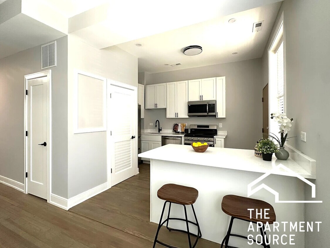 Foto principal - 3830 N Wilton Ave