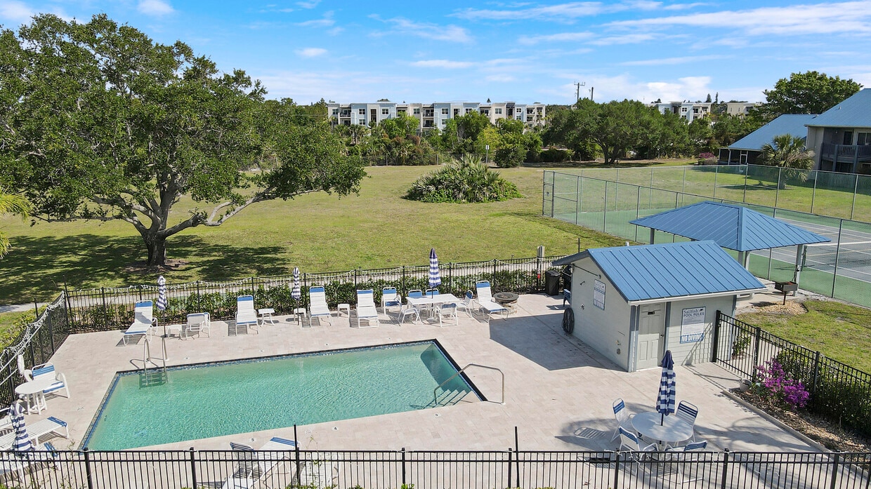Foto principal - 1637 NE Nautical Pl