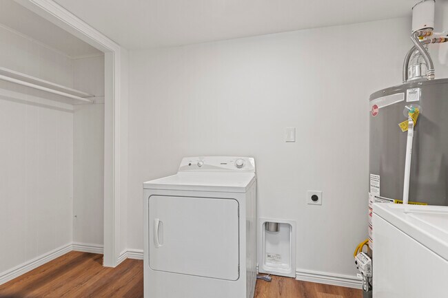 Laundry/ - 1050 E Dartmouth Ave