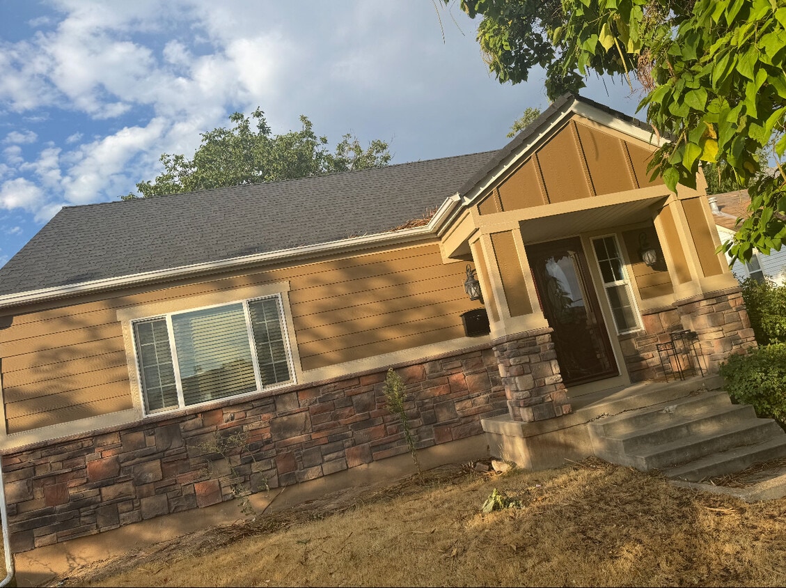Foto principal - 244 40th St