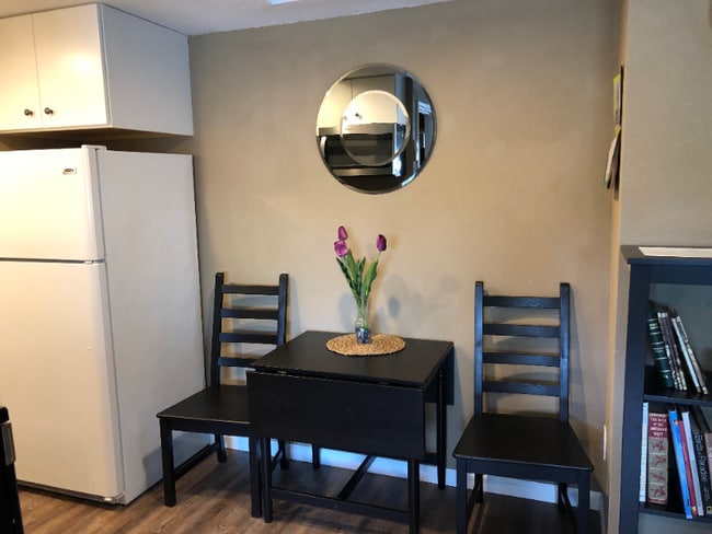 Foto del edificio - 543 N Broadway St