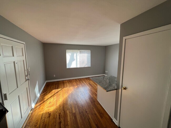 Foto del edificio - 2519 Indianola Ave