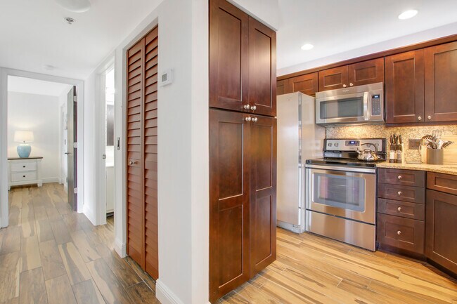 Foto del edificio - 4460 NE Ocean Blvd