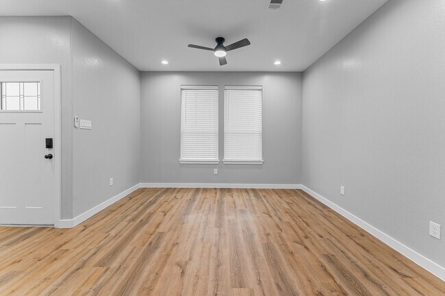 Foto del edificio - 402 W Stewart St