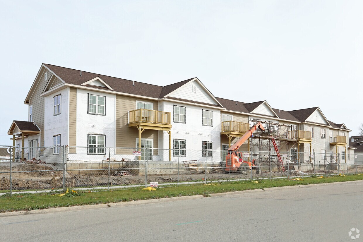 KnollWood Legacy Apartments Apartments in Franklin, WI