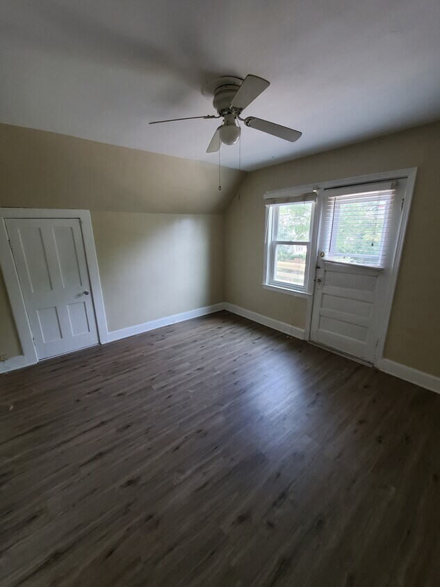 Primary Photo - Charming 2BED/1BATH Riverwest Upper Unit