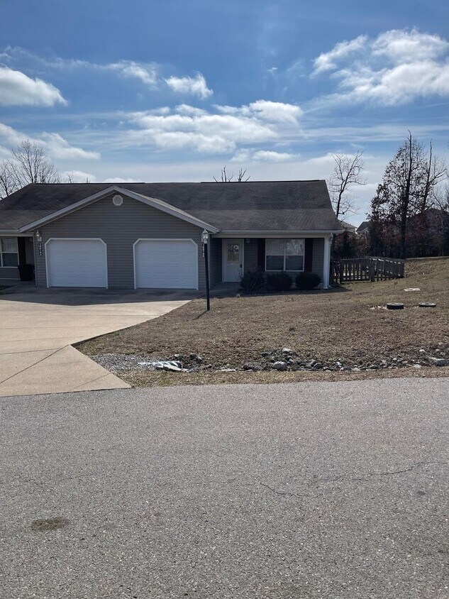 Foto principal - 16878 Hurricane Ln
