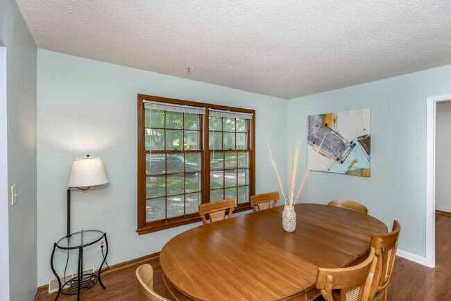 Foto del edificio - 7001 N Stoddard Ave