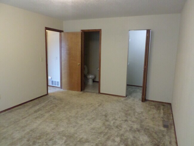 Building Photo - 3039 Sherman Ave