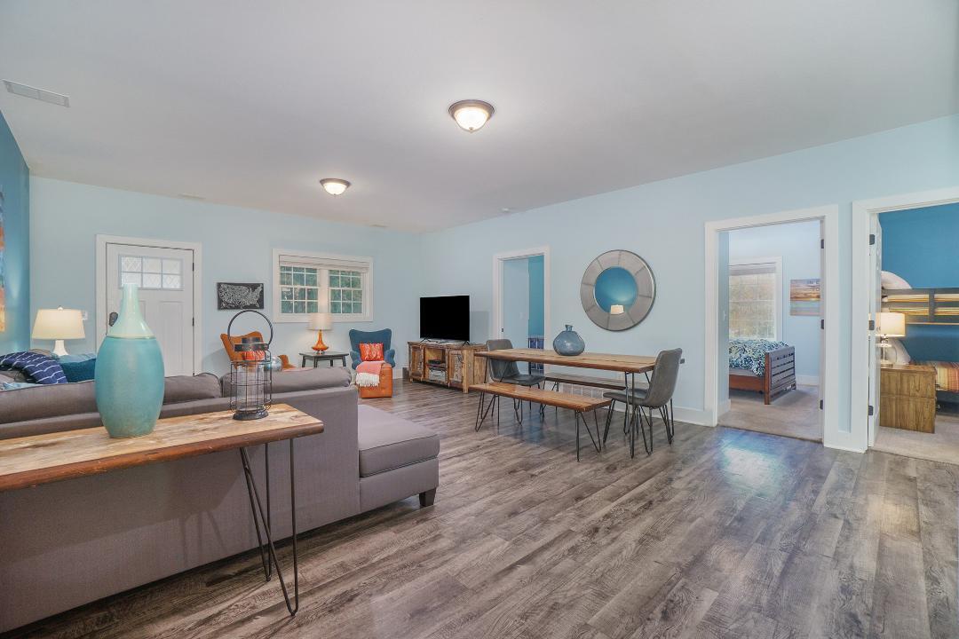 Foto principal - 2583 Lakeshore Rd