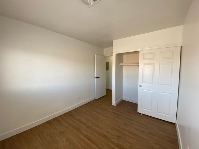 Building Photo - 4750 Thunderbolt Ave