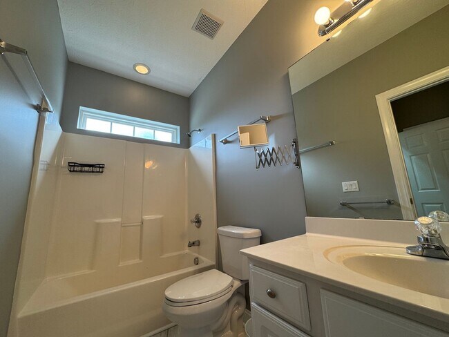 Building Photo - Myrtle Beach - 3 Bedroom / 2 Bathroom Condo