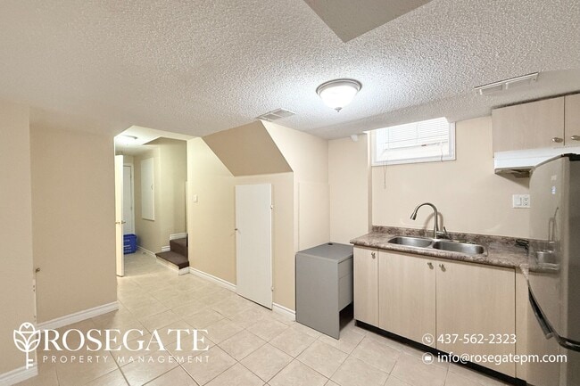Photo du bâtiment - Newly Renovated 1-Bedroom, 1-Bath Apartmen...
