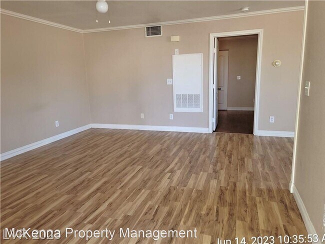 Building Photo - 1 br, 1 bath House - 639 Anne Lane #3C