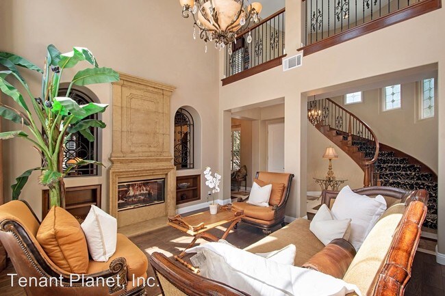 Building Photo - 6 br, 5.5 bath House - 14645 Arroyo Hondo