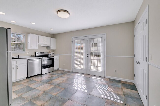 Foto del edificio - 1549 Cora Dr