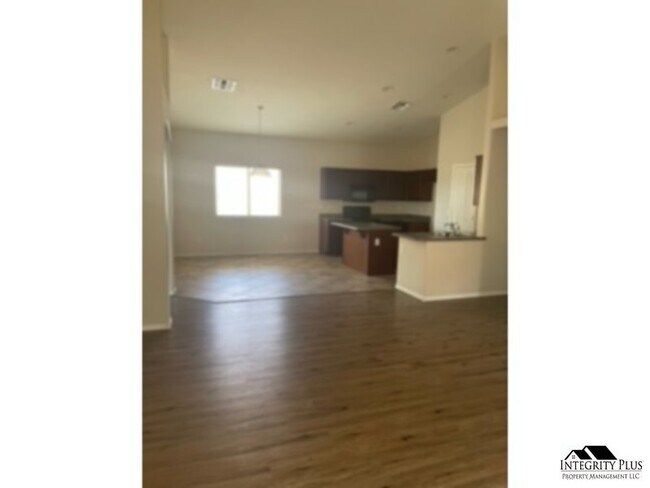 Foto del edificio - 2864 N Taylor Ln