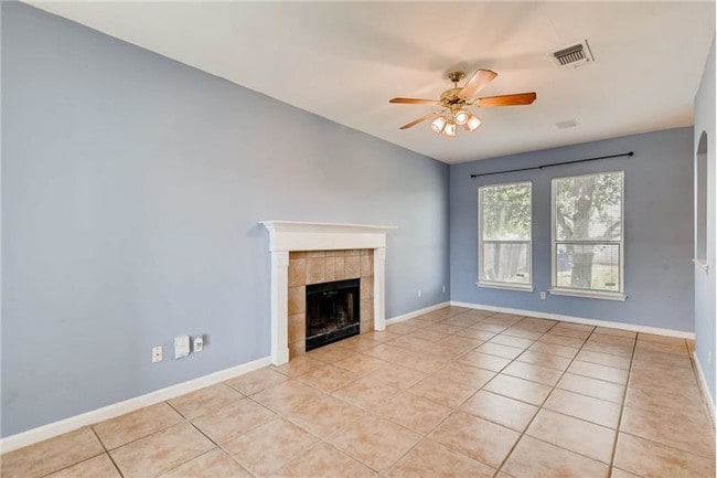 Building Photo - 5611 Midcrown Dr