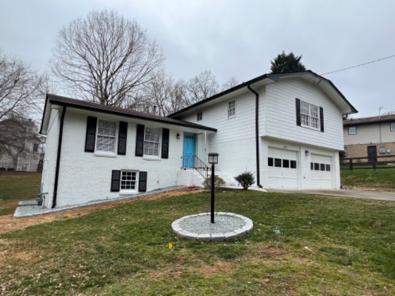 Primary Photo - 6959 Lockridge Dr NW