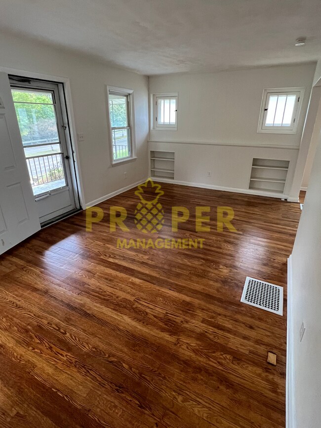 Building Photo - 3705 Riverside Dr