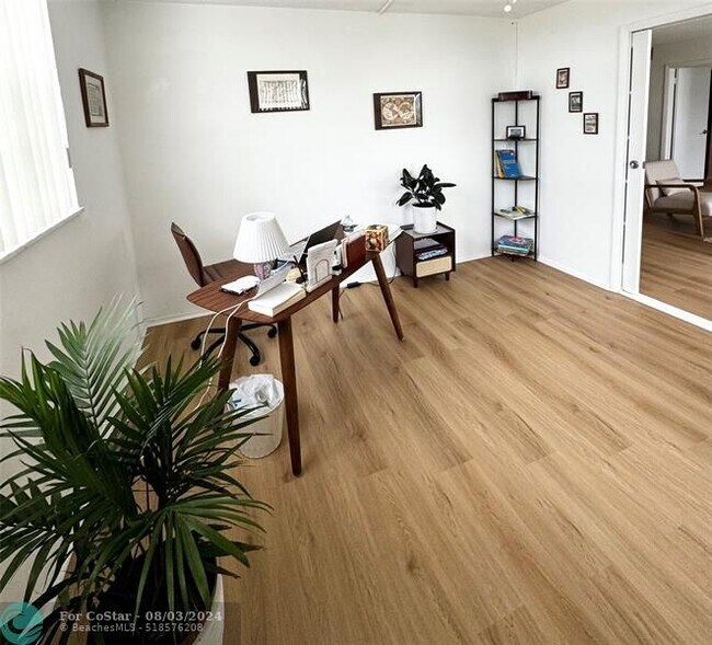 Foto del edificio - 1470 NE 125th Terrace