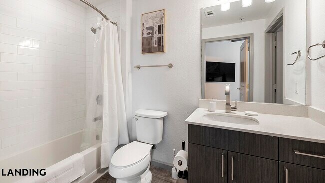 Building Photo - 1001 S Center St