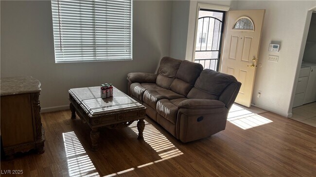 Foto del edificio - 1060 Wild Fern Ct
