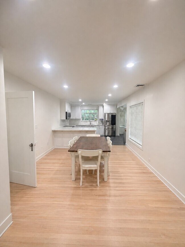 Foto del edificio - Adorable Home in Land Park Area of Sacramento