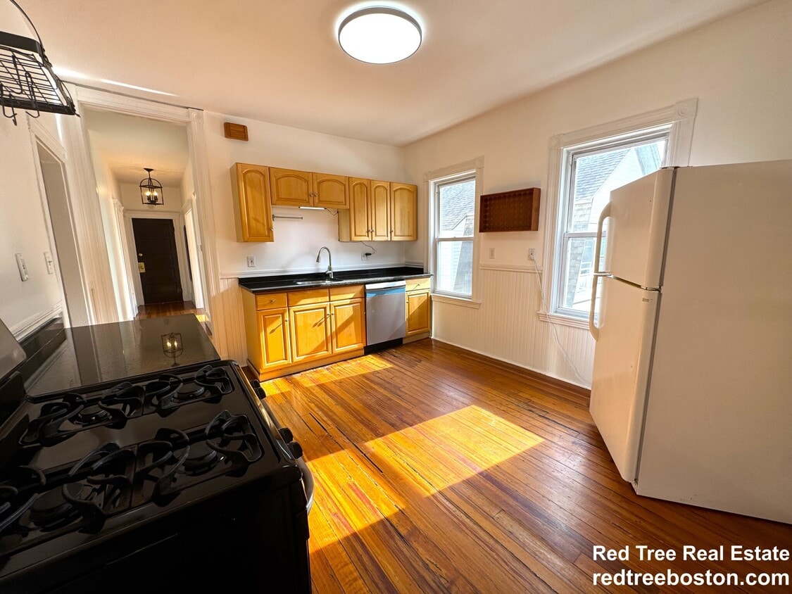 Foto principal - 67 Washburn Ave