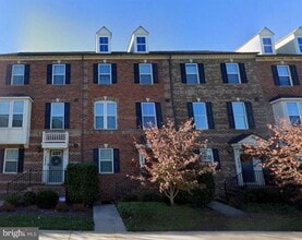Building Photo - 3574 Sprigg St S