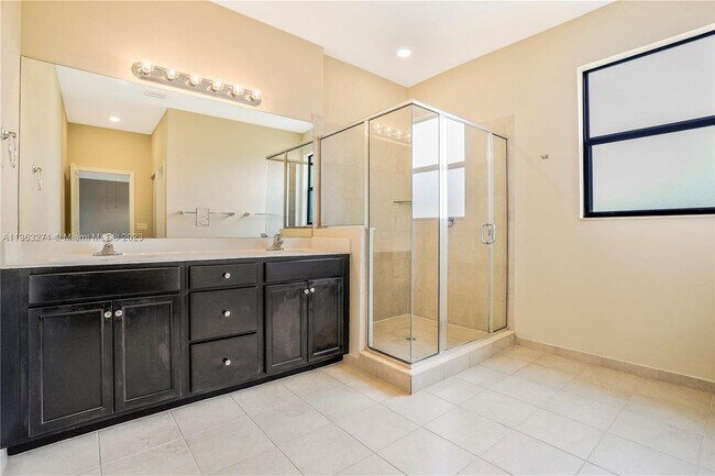 Foto del edificio - 2637 SE 1st St