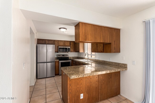 Building Photo - 13627 N Hamilton Dr