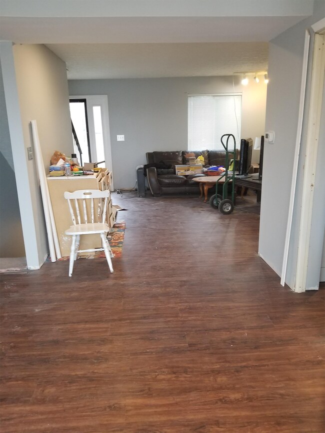 Building Photo - 2862 Cliffview Ct