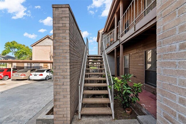 Foto del edificio - 8563 Sands Point Dr