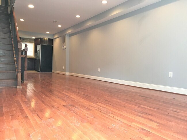 Foto del edificio - Charming 2 Bedroom/2.5 Bathroom Townhome in Highlandtown, MD!