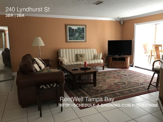 Building Photo - 240 Lyndhurst St